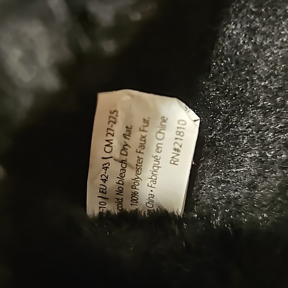 Slippers - Picture 11 of 11